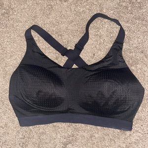 Victoria Sport Sports Bra